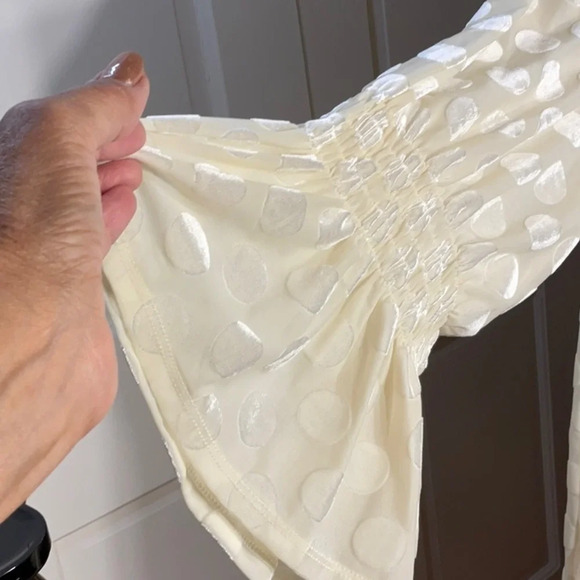 💕 Alfani velvet polka dot top 🧨 - Picture 3 of 10